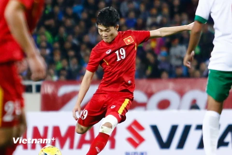 Xuân Trường mắc sai lầm trong bàn thua đầu tiên của Việt Nam trước Indonesia tối 8/1. (Ảnh: Minh Chiến/Vietnam+)