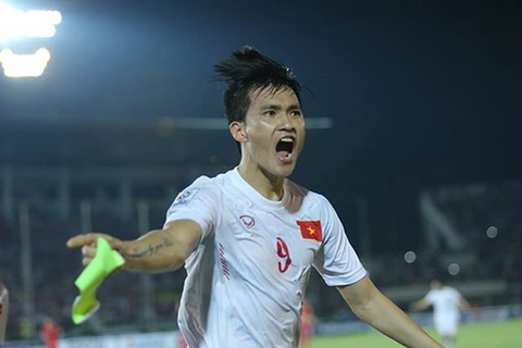 Công Vinh tiến thêm một bước trong ngôi đền huyền thoại của bóng đá Việt Nam. (Ảnh: VFF)