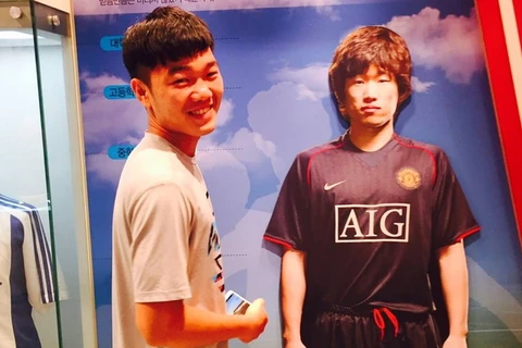 Xuân Trường không muốn tới Manchester United như Park Ji Sung. (Ảnh: Lương Xuân Trường News by Korean agency)