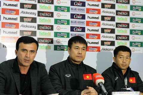 Huấn luyện viên Hữu Thắng hài lòng về 1 điểm có được trước đối thủ mạnh Afghanistan. (Ảnh: VFF)