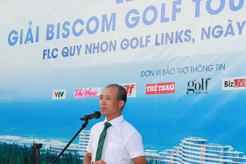 Đại diện ban tổ chức phát biểu ở lễ khai mạc giải golf Biscom Golf Tournament 2017. (Ảnh: Ban tổ chức cung cấp)
