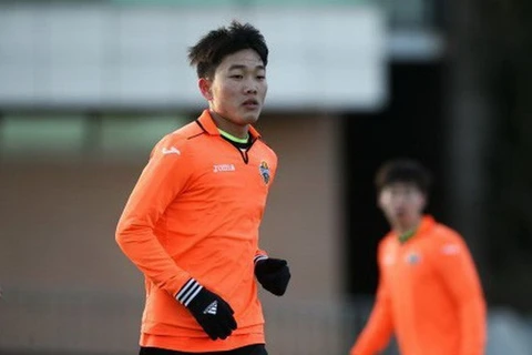 Xuân Trường cuối cùng đã có trận ra mắt và ngay lập tức ghi bàn cho Gangwon FC. (Ảnh: Gangwon)