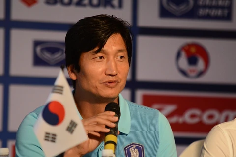 Huấn luyện viên Jeong Jeong-yong của U22 Hàn Quốc đánh giá cao U22 Việt Nam. (Ảnh: Zing)