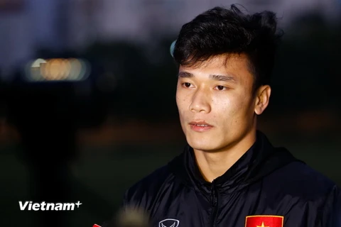 Thủ thành Bùi Tiến Dũng (U23 Việt Nam) tin rằng đội bóng của ông Park Hang-seo sẽ chơi tốt hơn nếu sử dụng sơ đồ bốn hậu vệ.