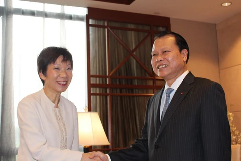 Phó Thủ tướng Vũ Văn Ninh làm việc tại Singapore 