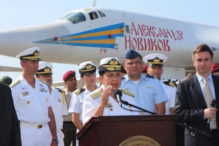 Bộ trưởng Quốc phòng Venezuela, Carmen Meléndez, tại lễ đón máy bay Nga. (Nguồn: Bộ quốc phòng Venezuela)