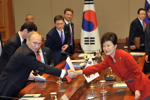 Tổng thống Nga hội đàm với người đồng cấp Hàn Quốc