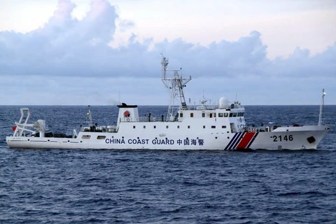 Tàu tuần dương Trung Quốc ở gần vùng đảo tranh chấp trên biển Hoa Đông. (Nguồn: AFP/TTXVN)