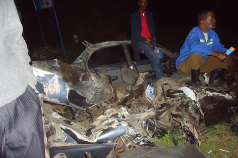 Hiện trường một vụ tai nạn ở Kenya. (Nguồn: THX/TTXVN)