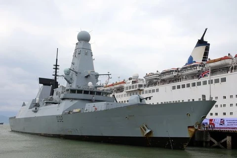 Tàu Hải quân Hoàng gia Anh thăm cập cảng Đà Nẵng