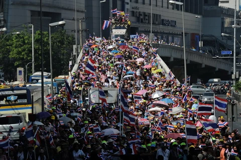 Thái Lan: Đóng băng tài khoản của thủ lĩnh biểu tình Suthep