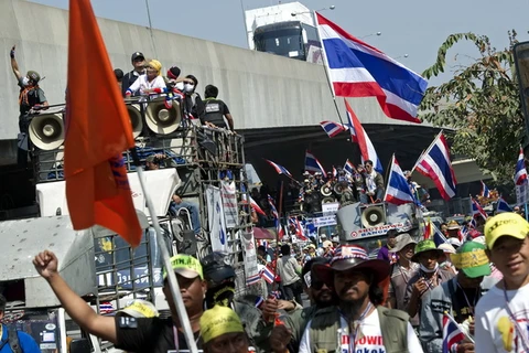 Bạo lực bùng phát ở Bangkok trước thềm tổng tuyển cử