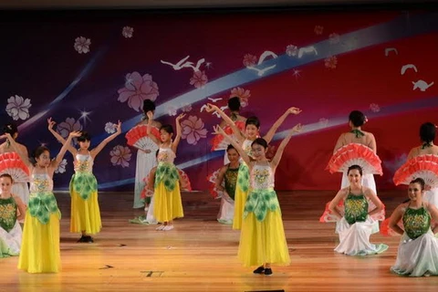 Người Việt tại Pháp tổ chức Tết cộng đồng mừng Xuân