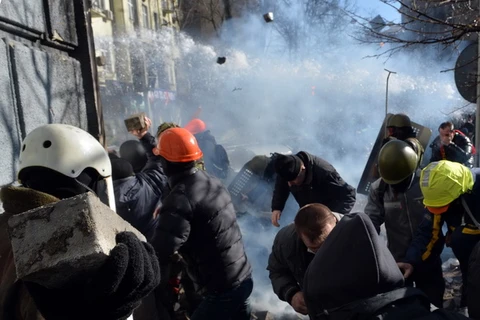 Tổng thống Ukraine: Người biểu tình đã "vượt giới hạn"