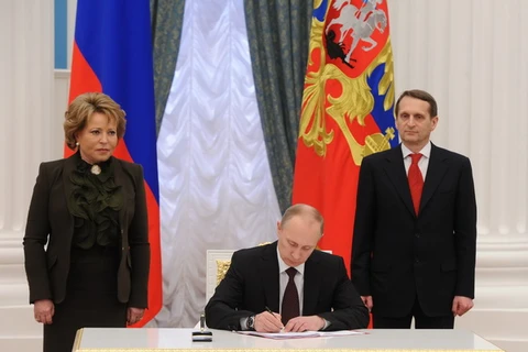Tổng thống Putin ký luật hoàn tất thủ tục sáp nhập Crimea