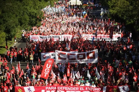 Biểu tình bùng phát thành bạo lực ở thủ đô Tây Ban Nha
