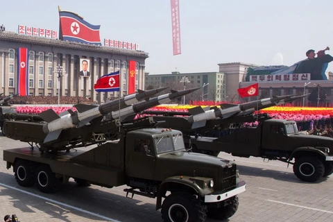 Triều Tiên tiếp tục bắn thử 16 quả tên lửa tầm ngắn
