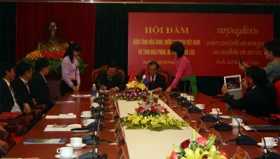 Tỉnh Hòa Bình tăng hợp tác với tỉnh Hua Phan của Lào