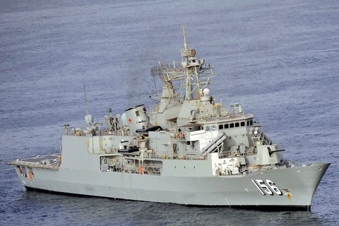 Tàu Australia trang bị thiết bị định vị hộp đen tham gia tìm kiếm máy bay Malaysia mất tích. (Nguồn: THX/TTXVN)