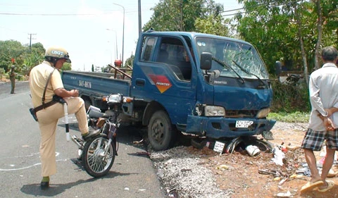 Đồng Nai: Xe tải gây tai nạn liên hoàn trên quốc lộ 20