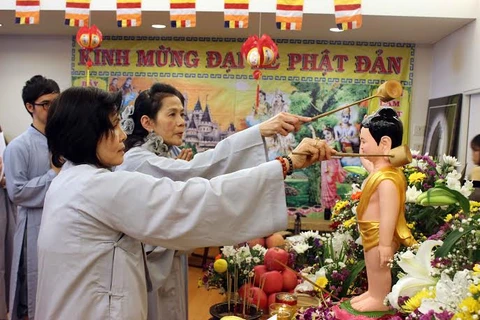 [Photo] Người Việt tại Nhật Bản đón Lễ Phật đản