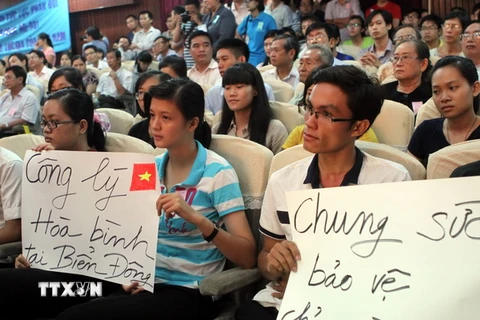 Mít tinhphản đối Trung Quốc hạ đặt giàn khoan trái phép trong vùng biển Việt Nam. (Ảnh: Thanh Vũ/TTXVN)