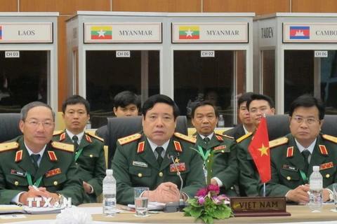 Bộ trưởng Phùng Quang Thanh phát biểu tại Hội nghị ADMM-7. (Ảnh: Quân Thủy/TTXVN)