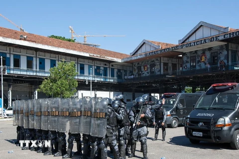 Cảnh sát Brazil tham gia cuộc diễn tập ở thành phố Rio de Janeiro. (Nguồn: THX/TTXVN)