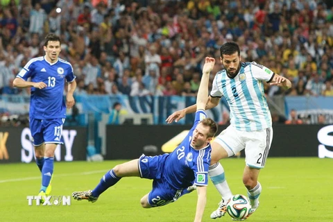 HLV Argentina chỉ tự chấm điểm 6 sau trận thắng Bosnia