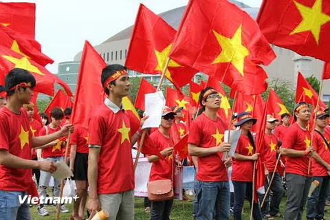 Người Việt tại Fukuoka biểu tình hòa bình phản đối Trung Quốc