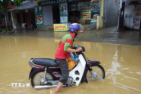 Bắc Bộ có mưa gián đoạn, miền Trung giảm nắng nóng