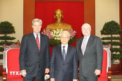 Tổng Bí thư Nguyễn Phú Trọng tiếp Đoàn Thượng viện Hoa Kỳ