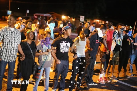 Bạo loạn tiếp diễn sau vụ thanh niên da màu bị bắn chết tại Mỹ