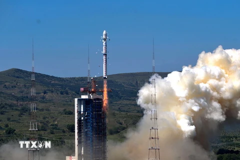 Trung Quốc phóng thành công hai vệ tinh bằng một tên lửa đẩy