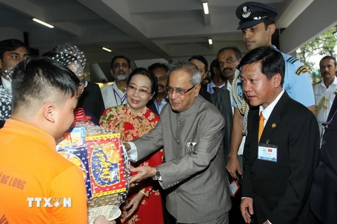 Tổng thống Ấn Độ kết thúc tốt đẹp chuyến thăm Việt Nam