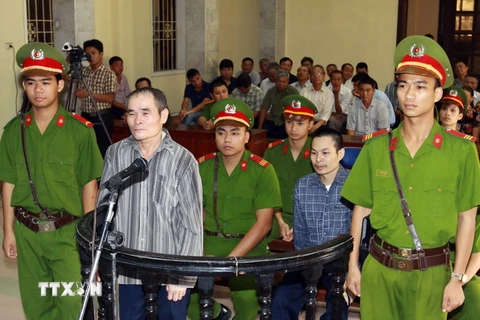 Xét xử 2 đối tượng gây rối trật tự công cộng tại Dương Nội