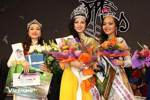 Mai Thị Hà đăng quang ngôi vị Hoa hậu Việt Nam tại Séc