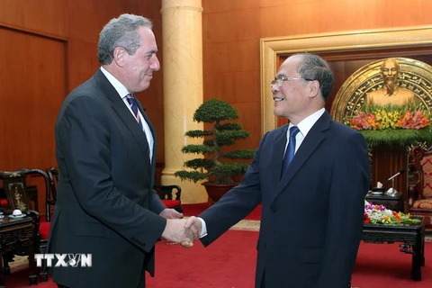Chủ tịch Quốc hội Nguyễn Sinh Hùng tiếp Đại diện Thương mại Hoa Kỳ