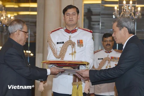 Đại sứ đặc mệnh toàn quyền Việt Nam tại Ấn Độ trình Quốc thư