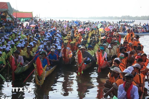 Đón chào Ngày hội văn hóa, thể thao và du lịch dân tộc Khmer