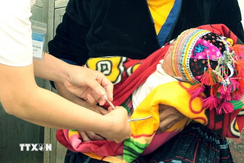 Lào Cai: Cứu sống bé sơ sinh bị nhiễm trùng uốn ván nặng