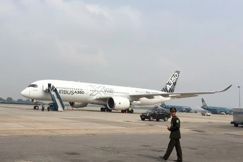 Airbus A350 XWB bay trình diễn lần đầu trên không phận Việt Nam