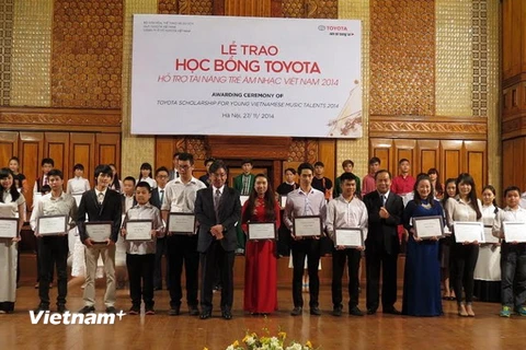 Toyota Việt Nam trao 85 suất học bổng tài năng âm nhạc Việt Nam