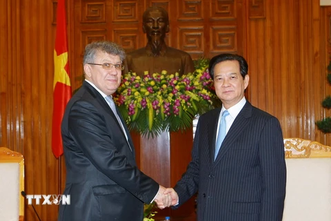 Thủ tướng Nguyễn Tấn Dũng tiếp Đại sứ Nga tới chào từ biệt