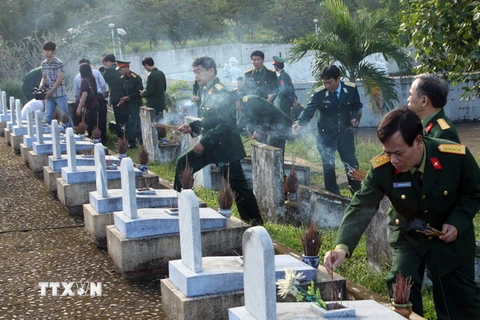 Phú Thọ và Vĩnh Phúc cải tạo khu mộ tại nghĩa trang Trường Sơn