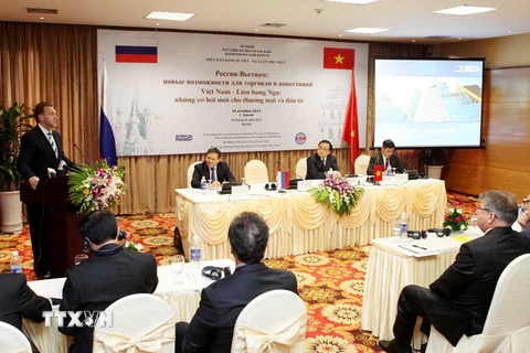 Đại sứ Việt Nam Nguyễn Thanh Sơn gặp Trợ lý Tổng thống Nga