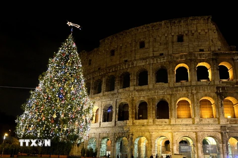Người Italy ngày càng thắt lưng buộc bụng trong dịp Giáng sinh