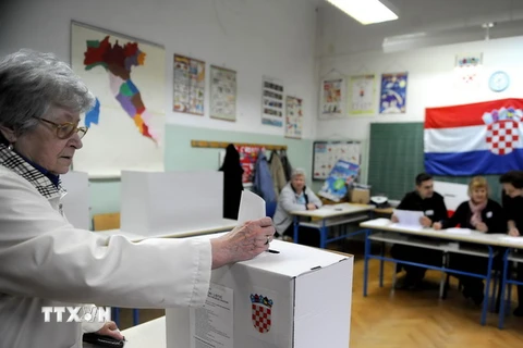 Croatia bắt đầu tiến hành cuộc bầu cử tổng thống vòng 2