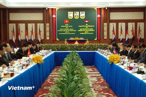 Bộ trưởng Công an Trần Đại Quang thăm và làm việc tại Campuchia