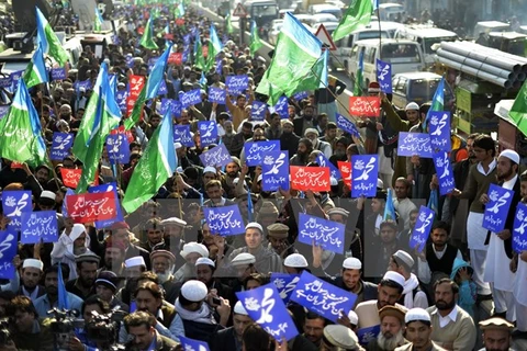 Iran: Hàng nghìn người biểu tình trước Đại sứ quán Pháp